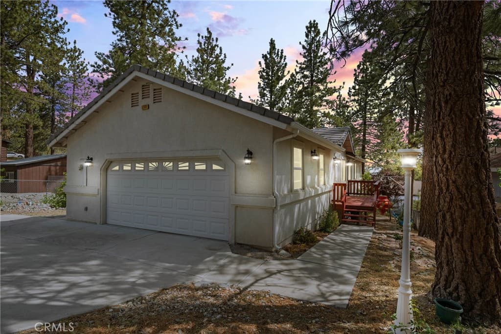 5399 Lone Pine Canyon