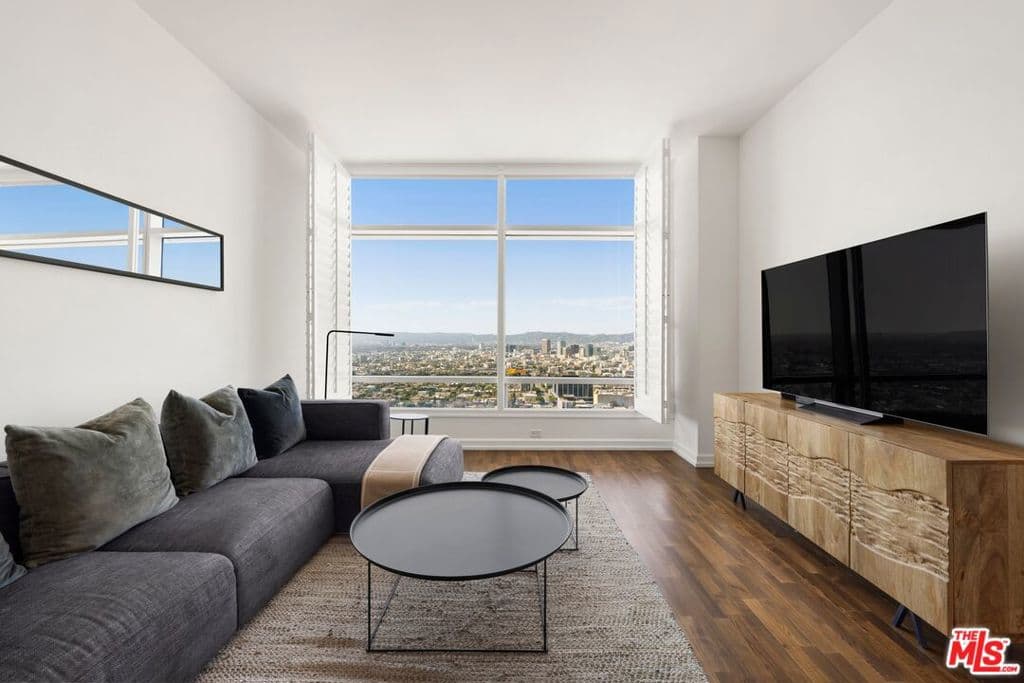 900 W Olympic Boulevard 36F