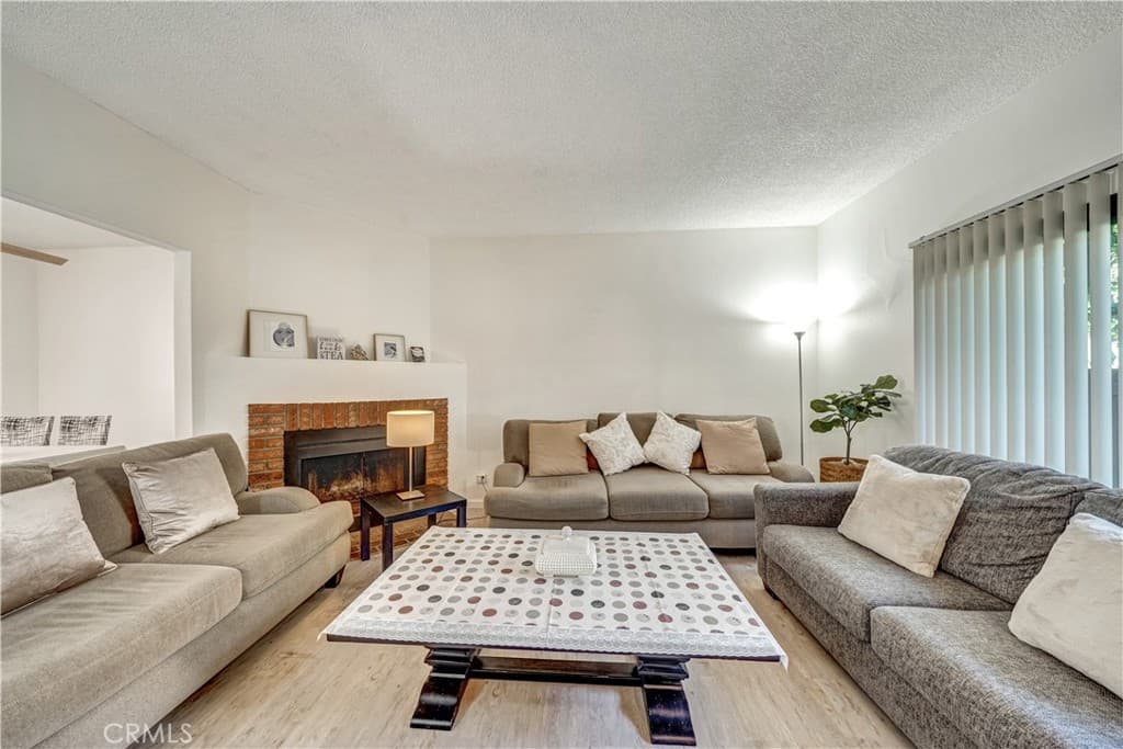 15053 Sherman Way C