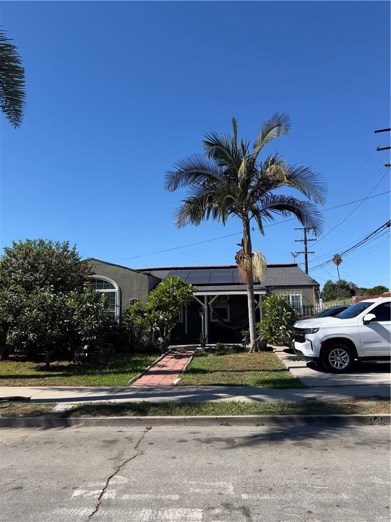 221 N Pearl