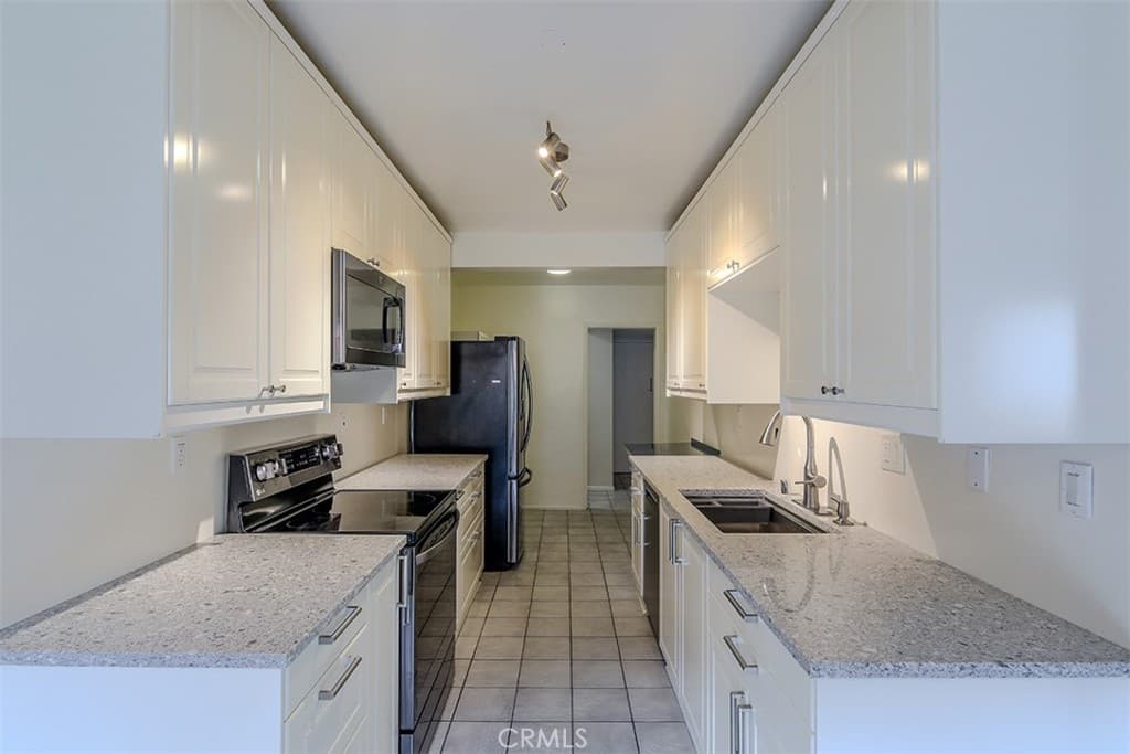 5950 Buckingham 410