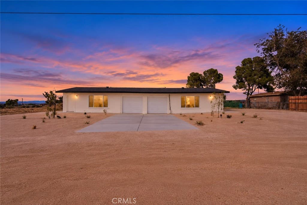 13841 E Avenue G8