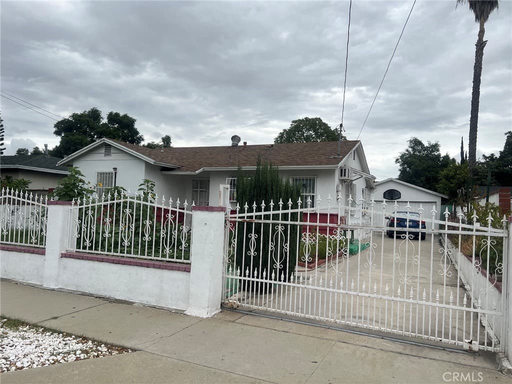 4410 Center Street