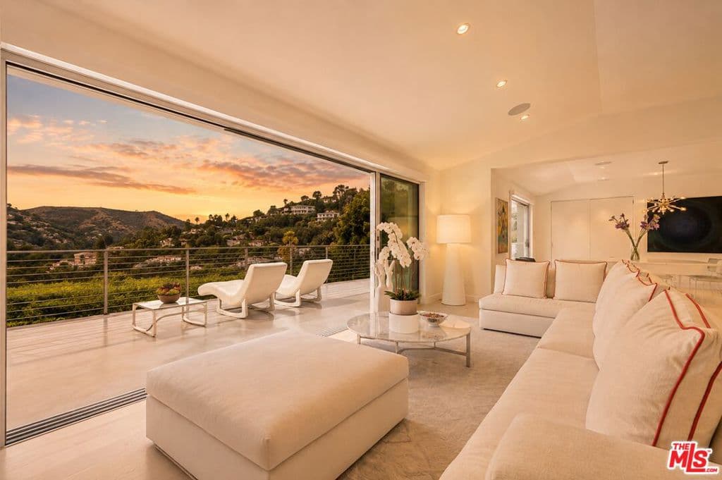 9422 Readcrest Drive