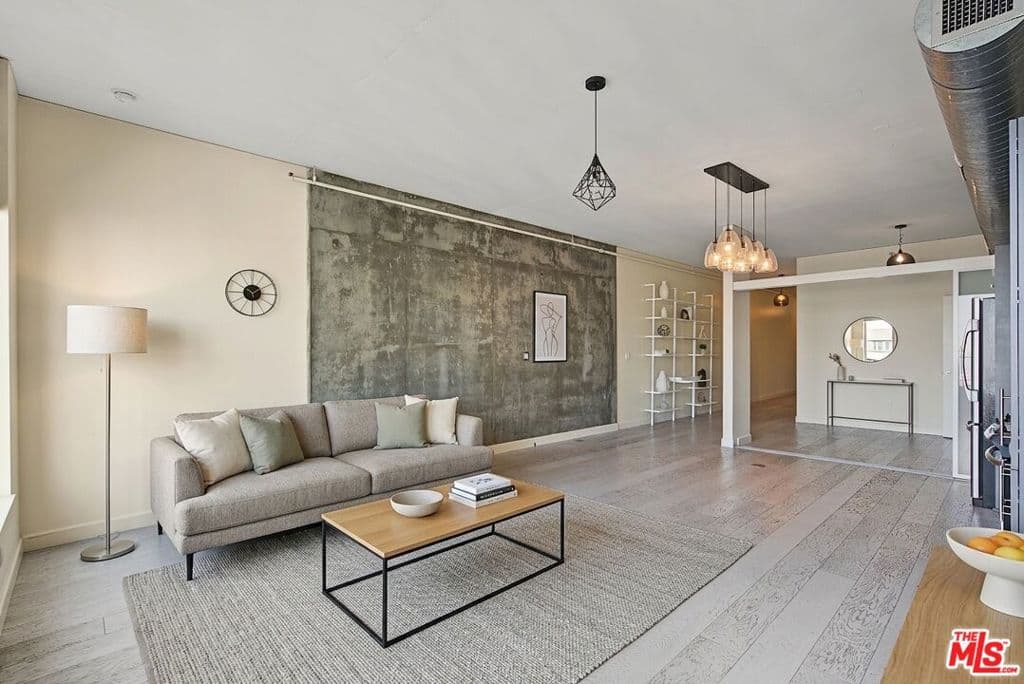 1111 S Grand Avenue 1014