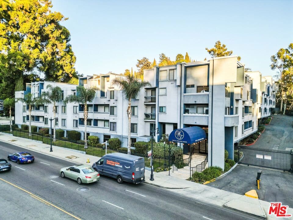 1940 N Highland Avenue 21
