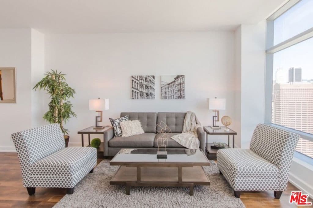 900 W Olympic Boulevard 39E