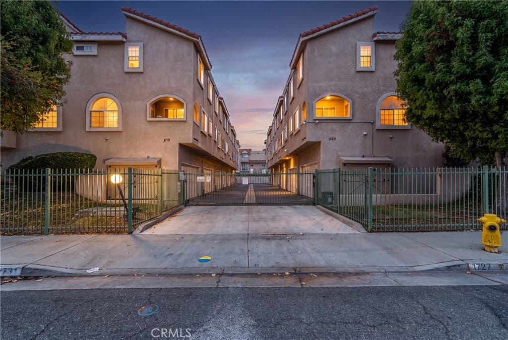 1727 W 149th Street E