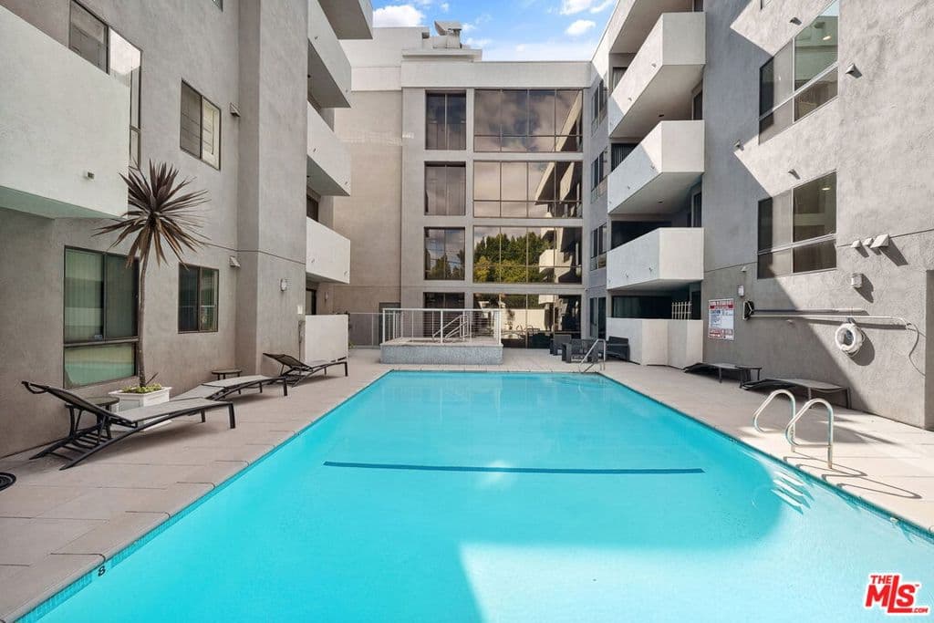 12115 San Vicente Boulevard 111