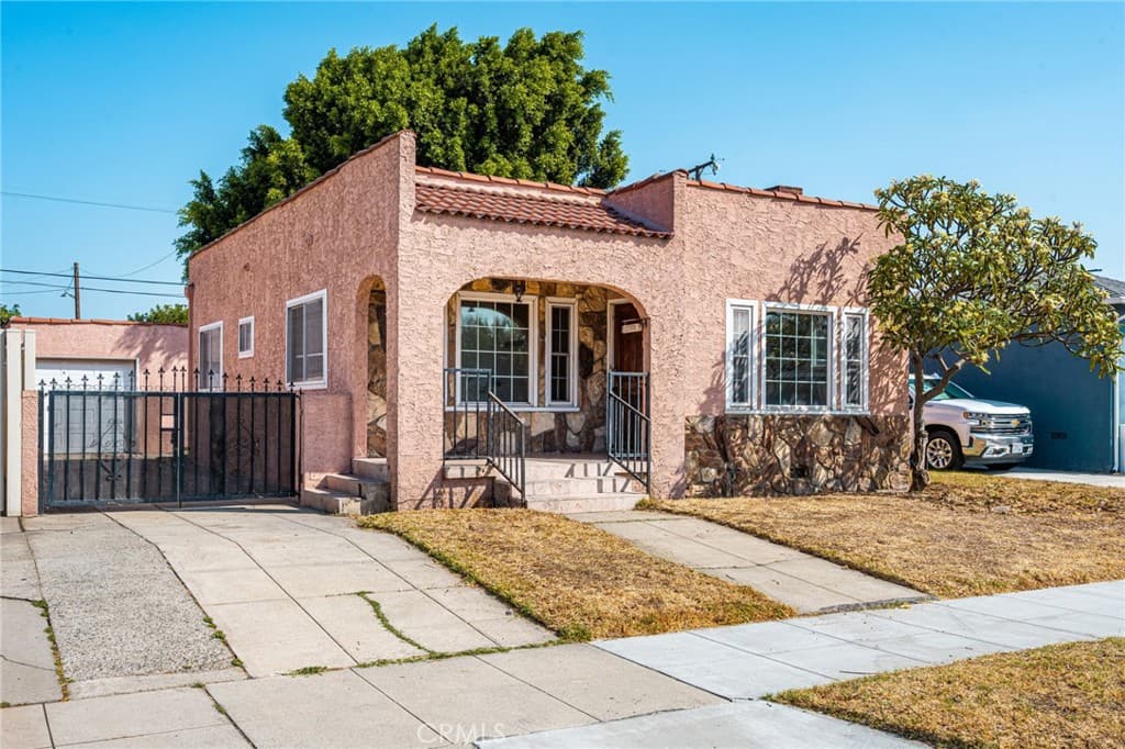1820 W Colegrove