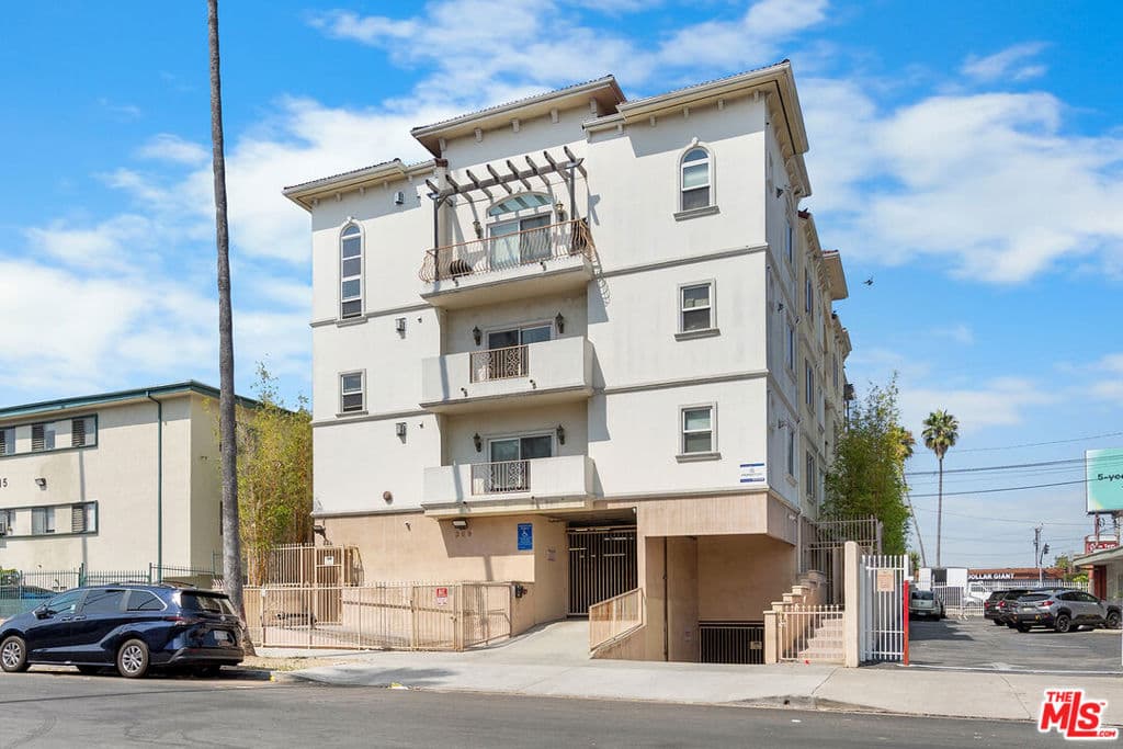309 S Mariposa Avenue 101
