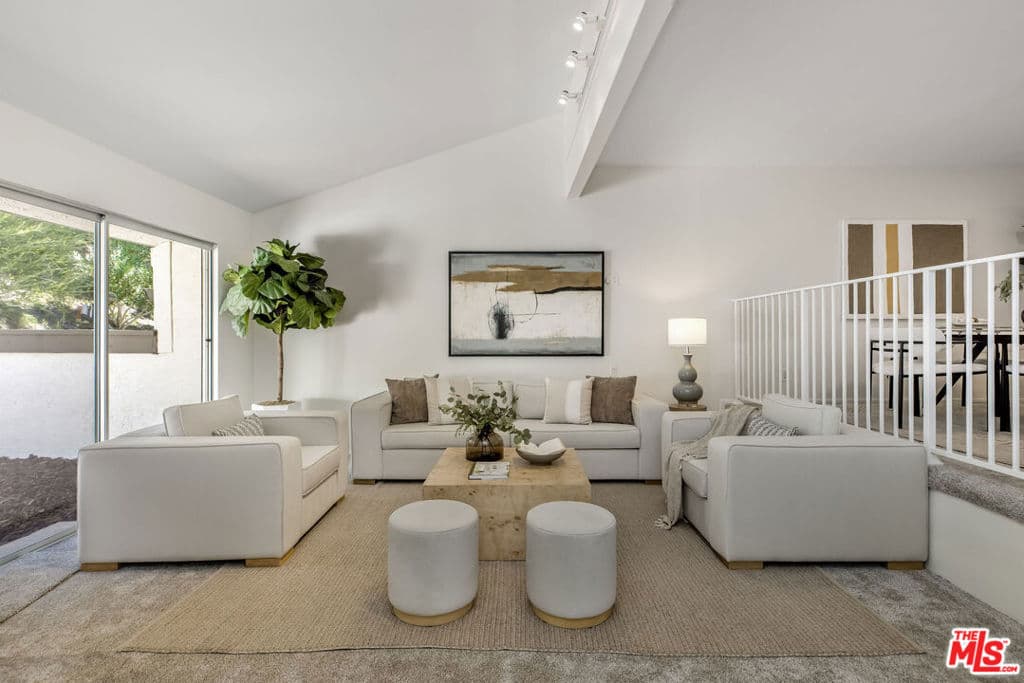 17107 Palisades Circle