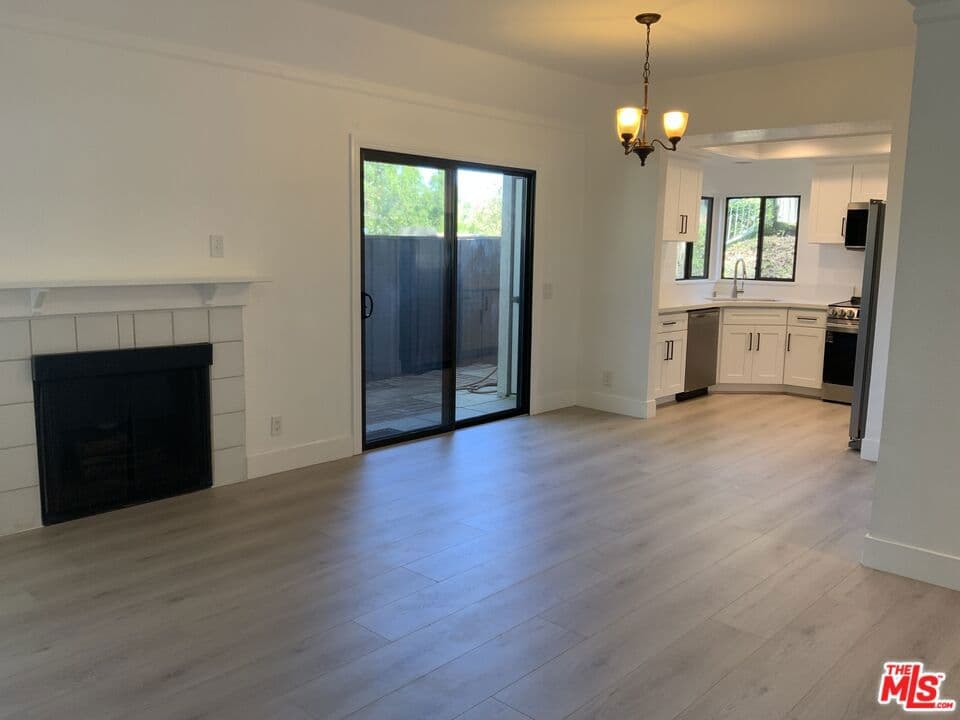 22769 Lakeway Drive 433