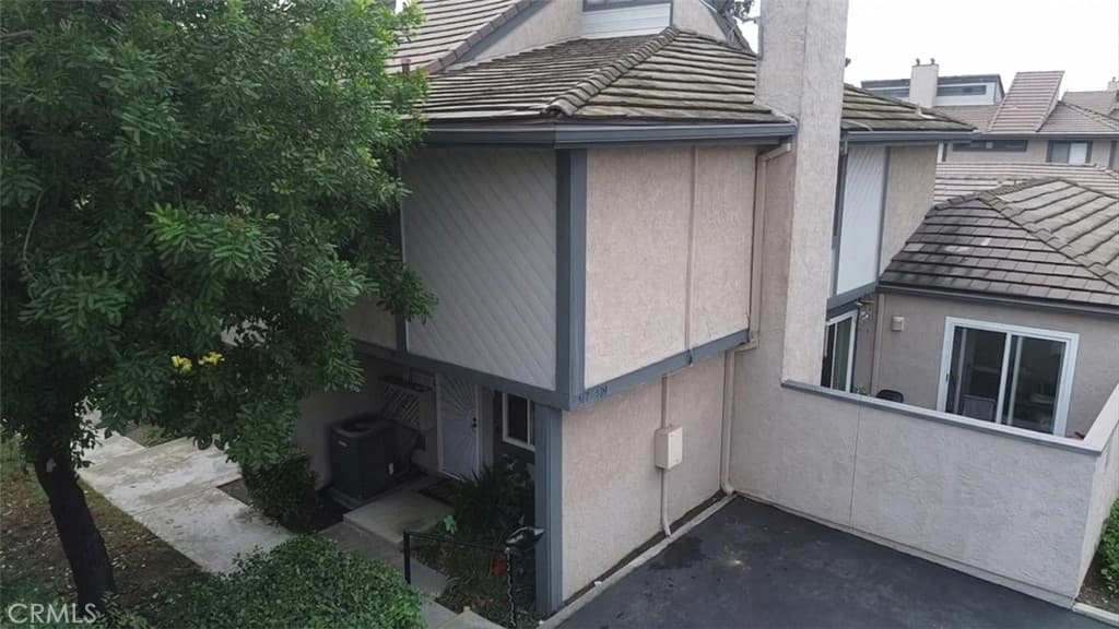 529 W 9th