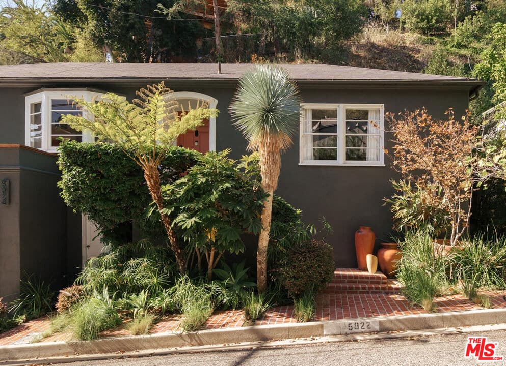 5922 Tuxedo Terrace