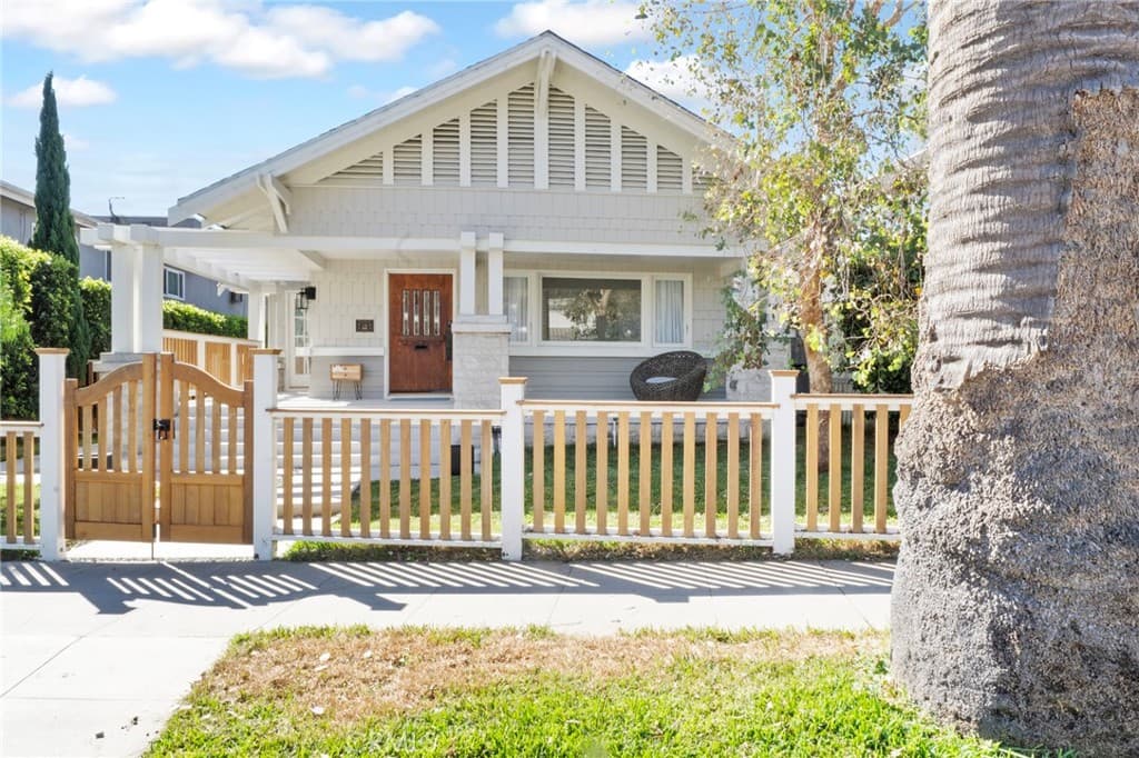 3810 E 1st