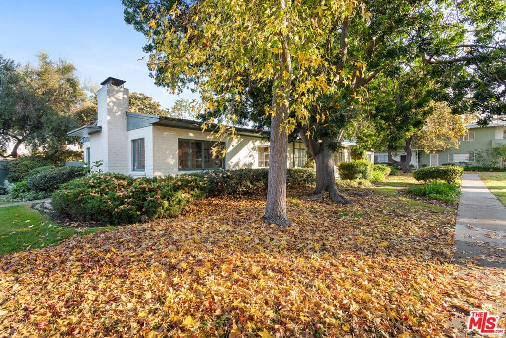 5112 Village