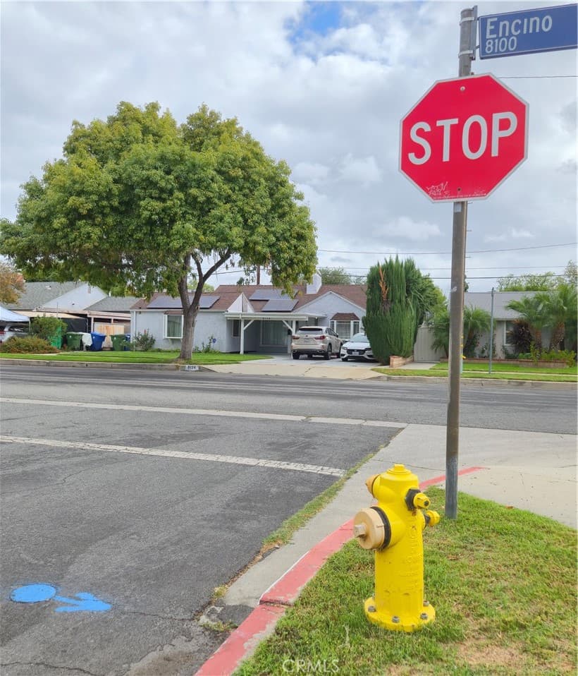 8124 Encino