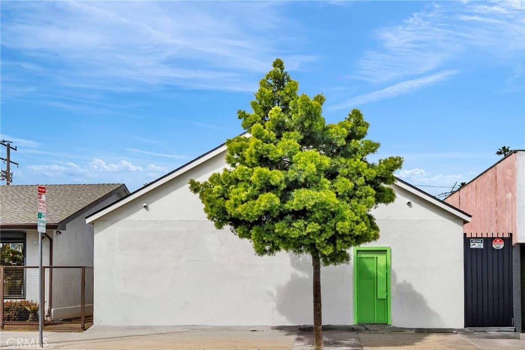 9611 S Vermont Ave