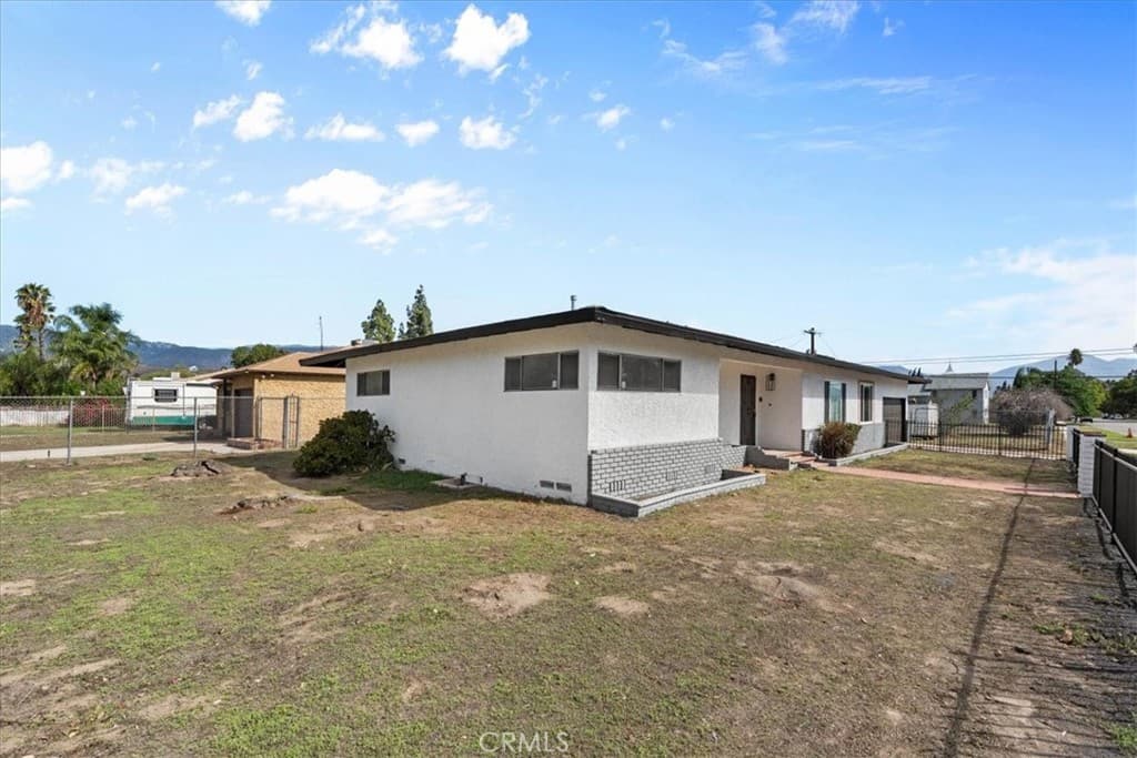 1498 Goodlett