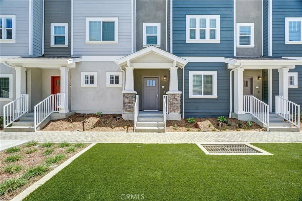 200 E 14th Street 8