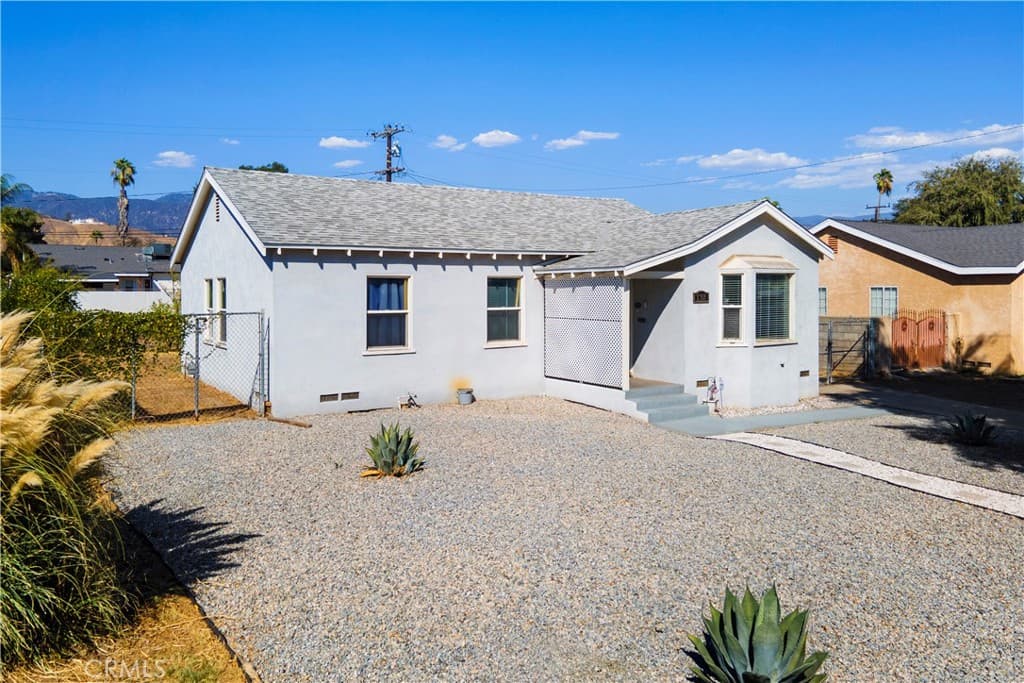 1068 W 24th