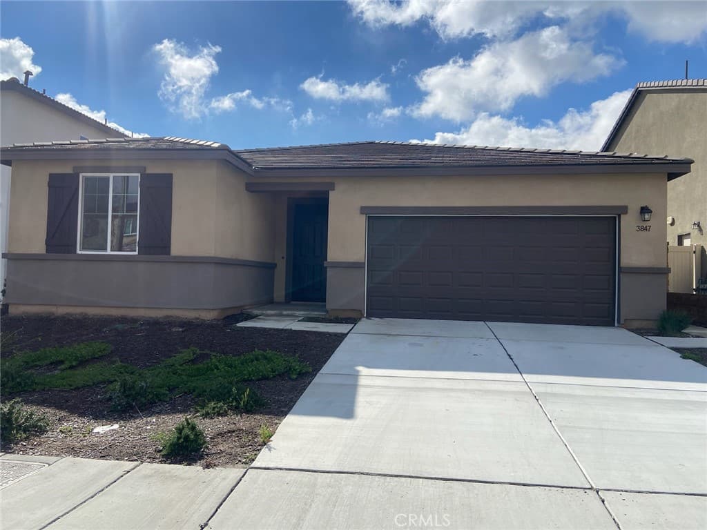 3847 W Bodega Way