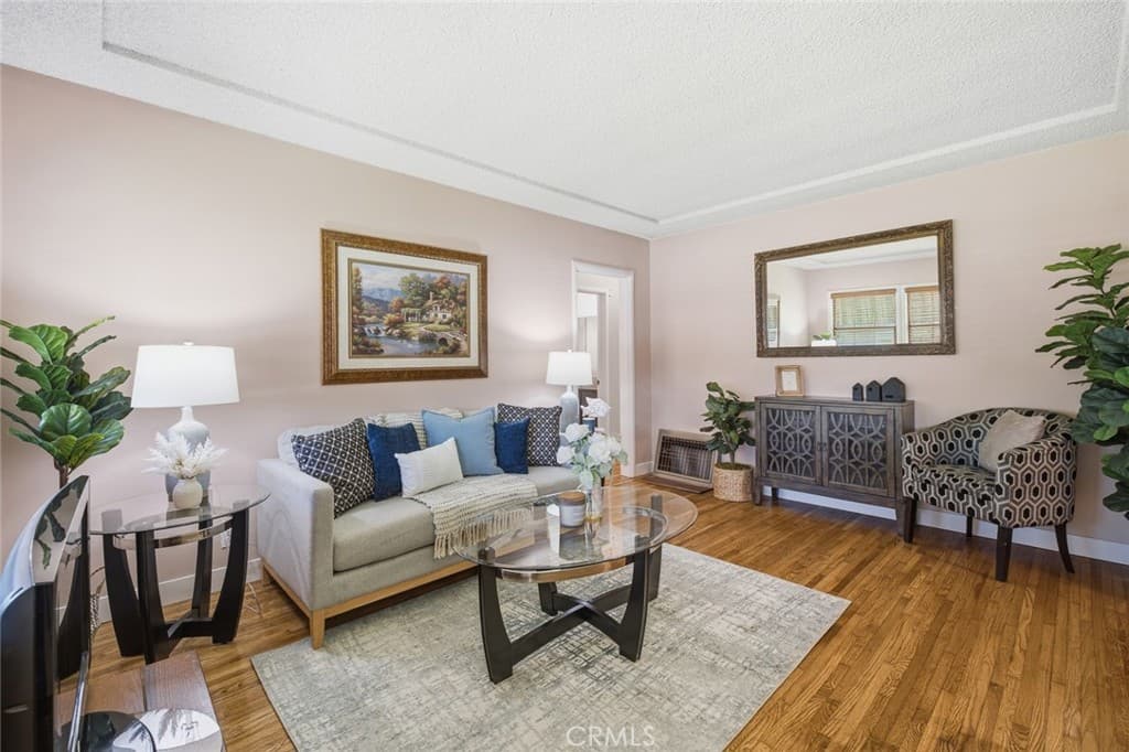 5922 Coldbrook