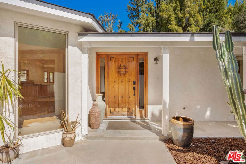 3058 Hollycrest Place