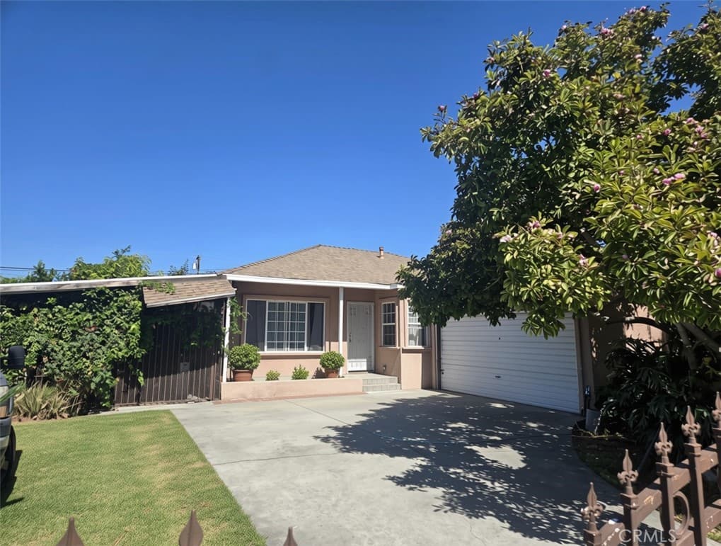 2407 E Bliss