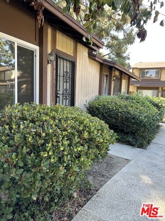 8723 1/2 Cedros Avenue 55