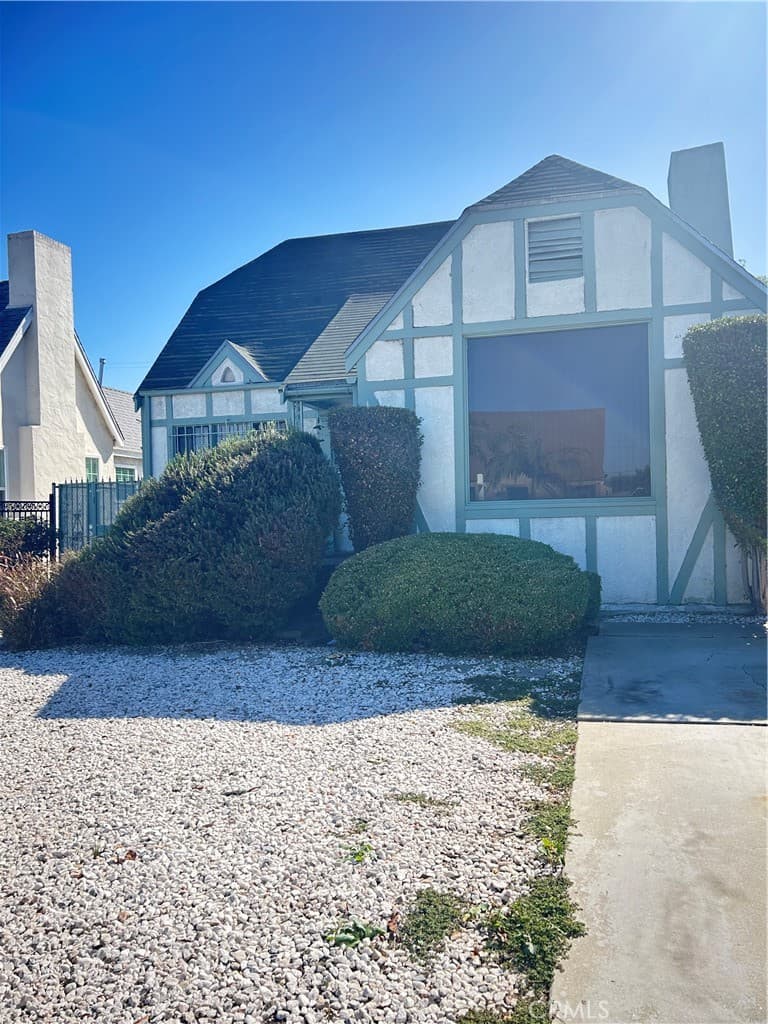 544 W 112th