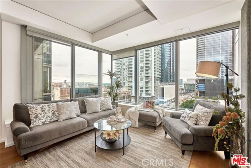 1155 S Grand Avenue 806
