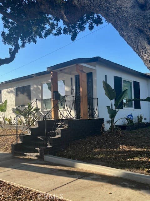 503 W Denni