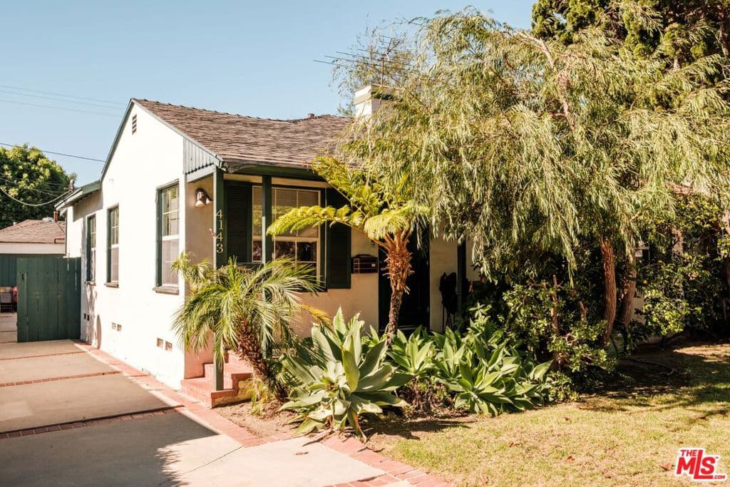 4143 Center Street