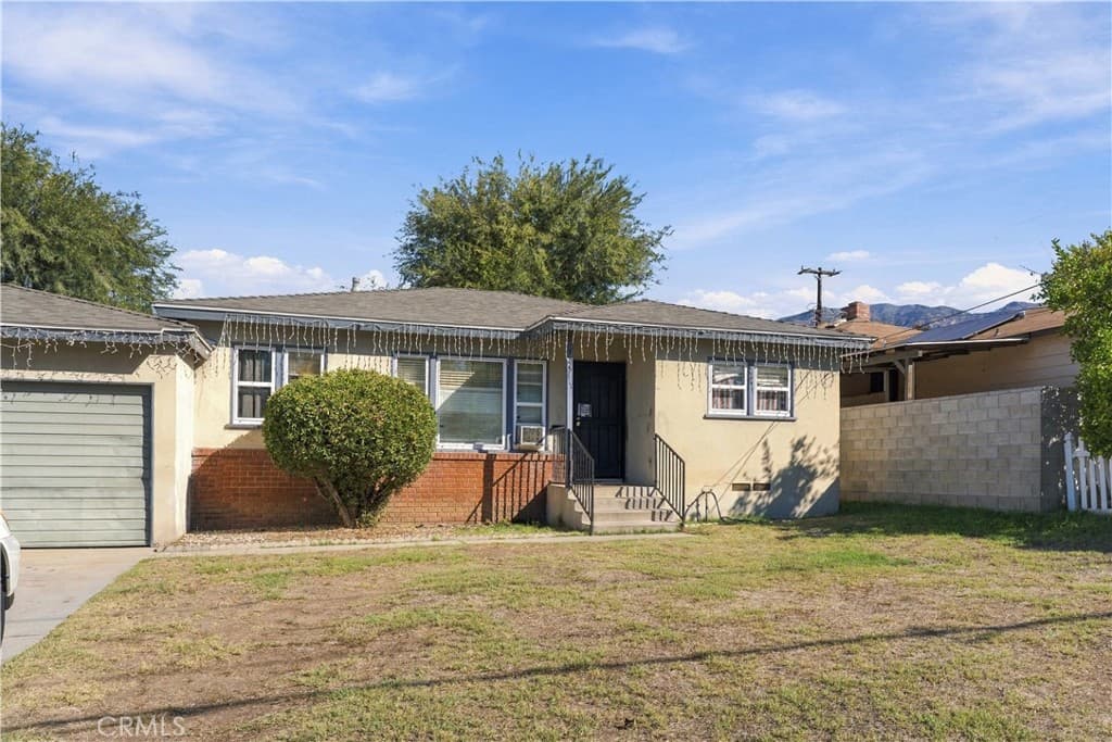 135 W Woodbury