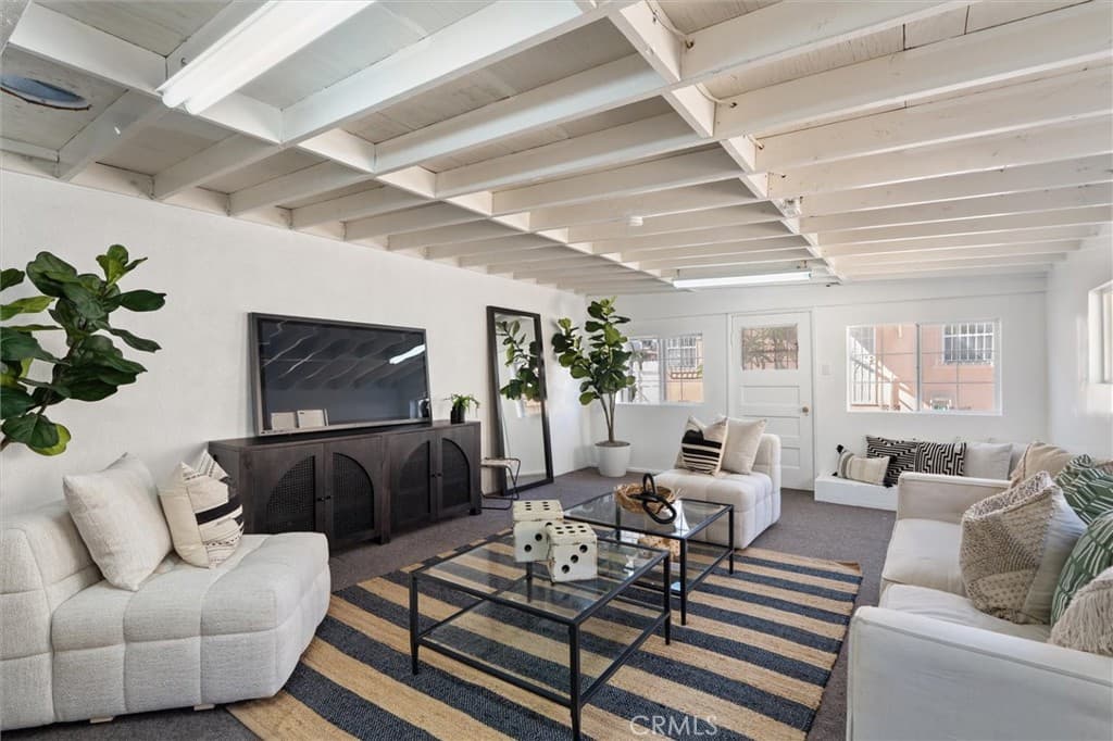 728 Mar Vista Avenue