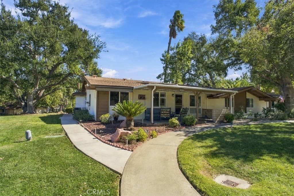 19348 Avenue Of The Oaks
