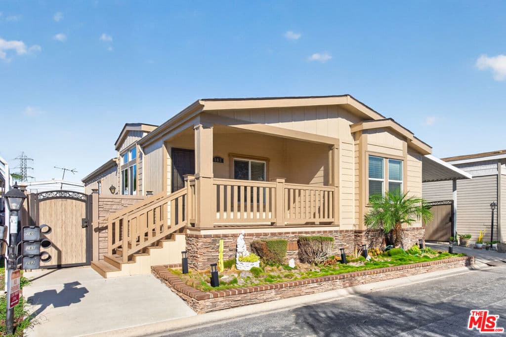 3595 Santa Fe Avenue 162