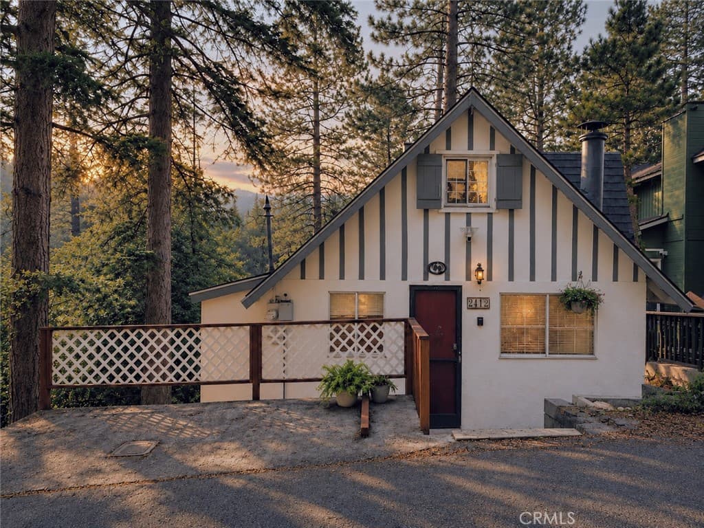 2412 Ridge