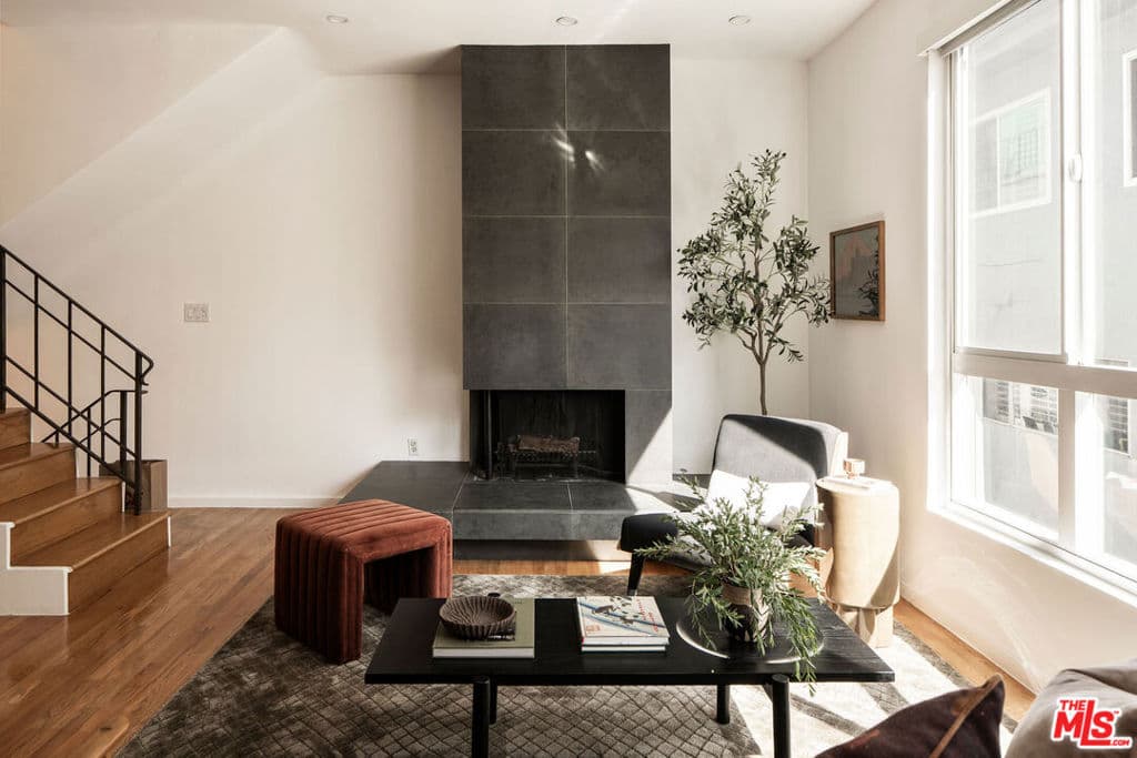 1260 N Kings Road 2