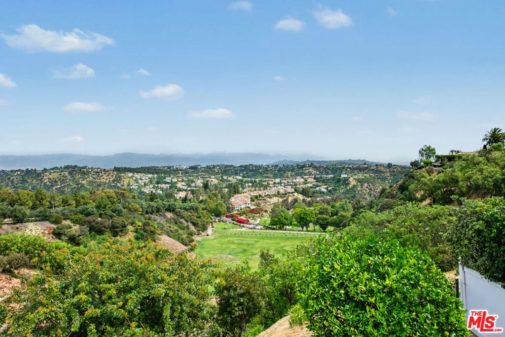 12544 The Vista
