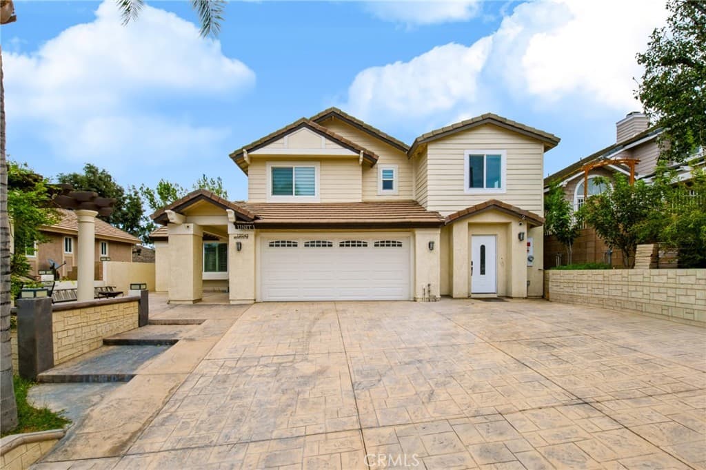 12043 Redwood