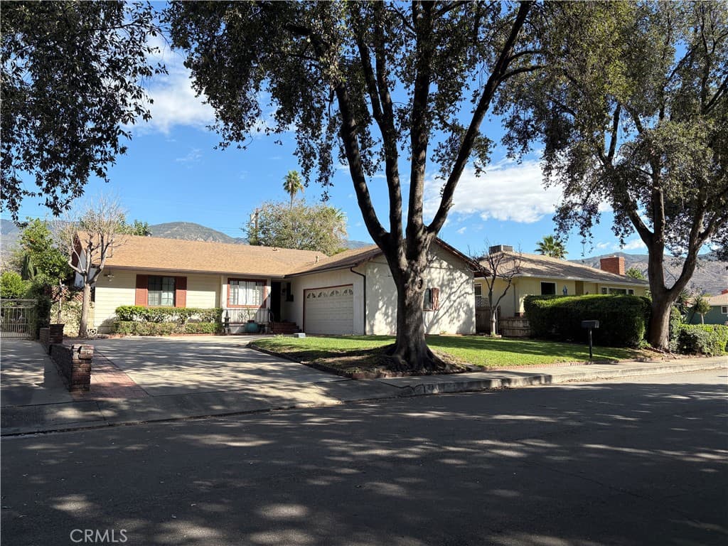384 E 39th