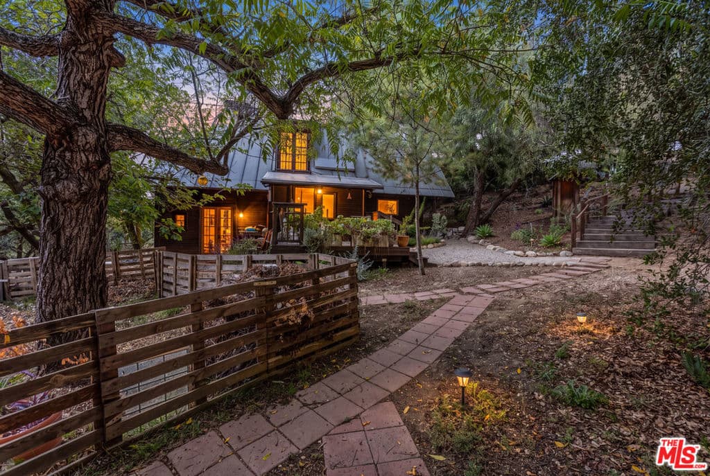 2521 Topanga Skyline Drive