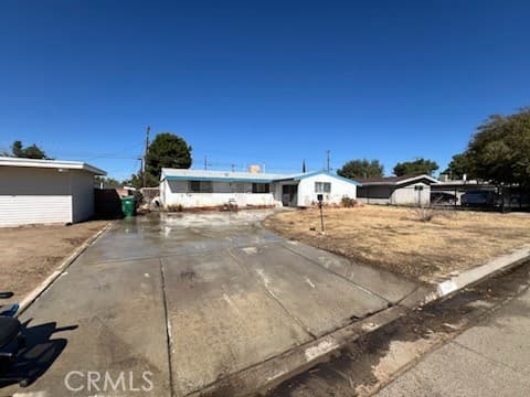 409 E Lingard
