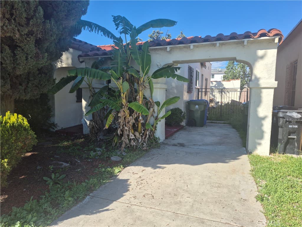 1453 W 89th