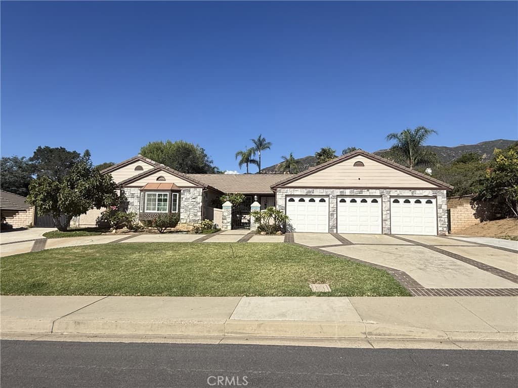 2289 Golden Hills