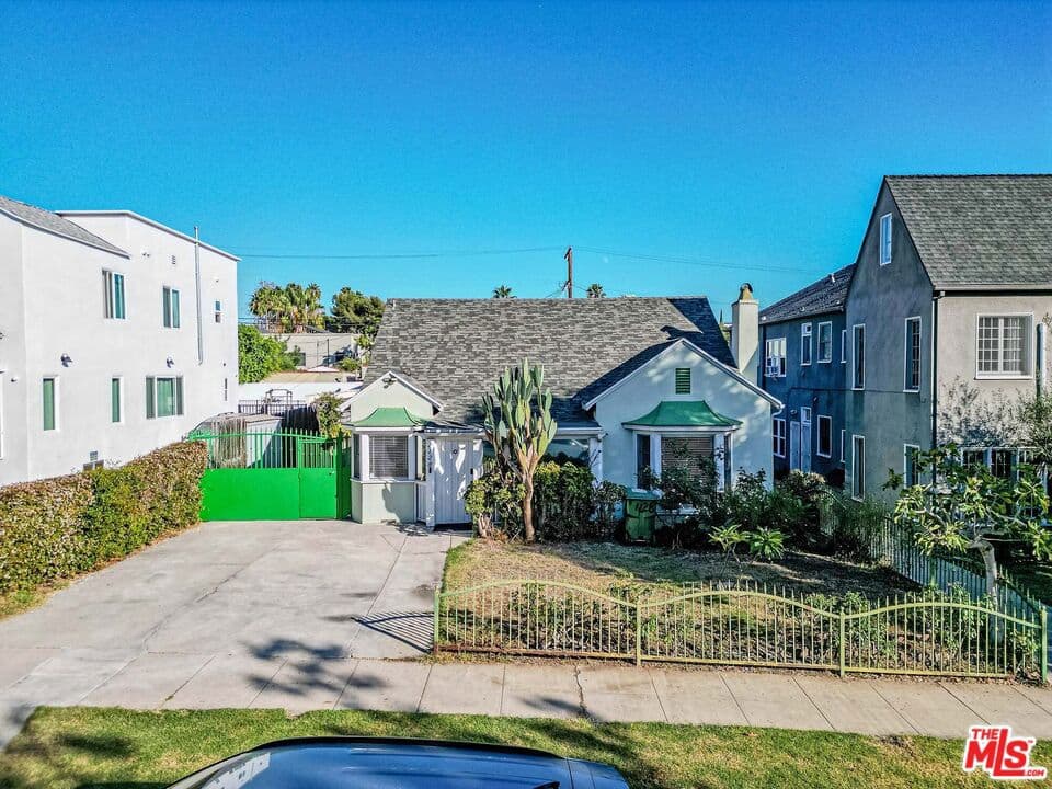 1128 S Citrus Avenue