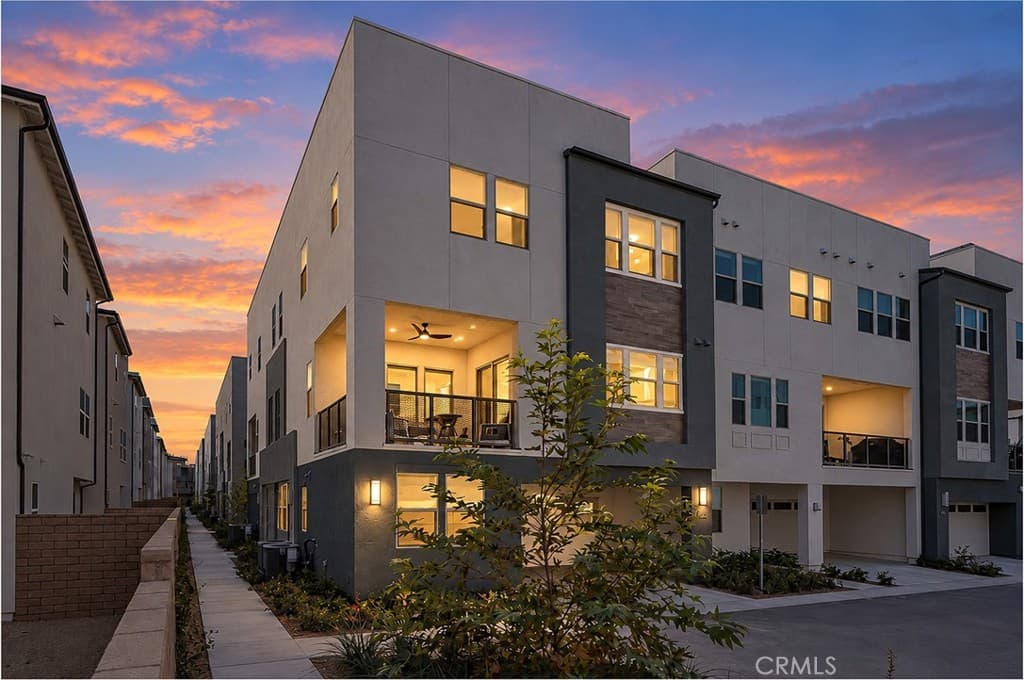 875 Walnut Terrace